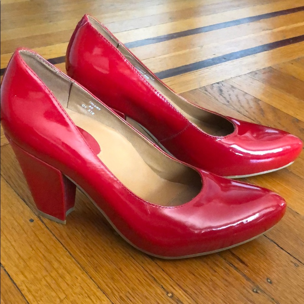 Earthies Red Patent Leather Heels
